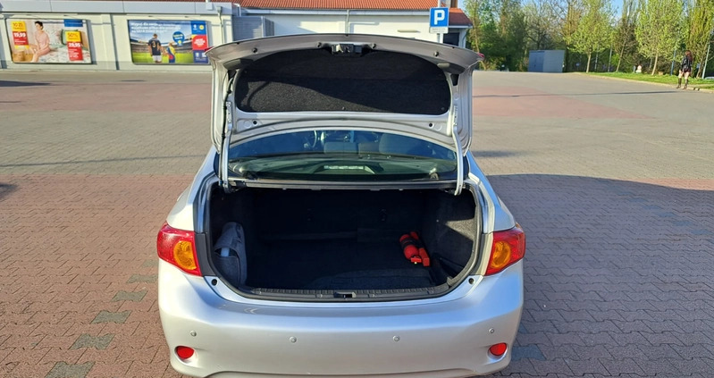 Toyota Corolla cena 19900 przebieg: 195500, rok produkcji 2008 z Katowice małe 254